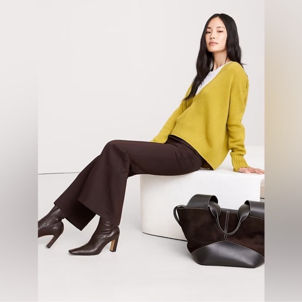 NWT! Banana Republic Brown Crop Flare Everywhere Ponte Pull-On Pant 826941 🩶